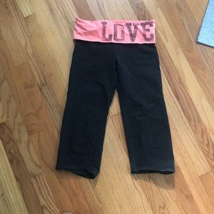 VS PINK Cropped Yogas (Old Style)